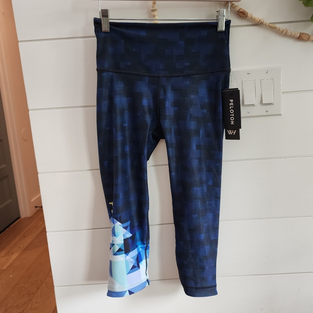 Peloton Bowie High Waist Capri Reversible pyramid sz M - Picture 5 of 16